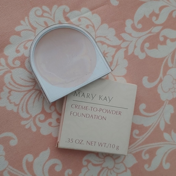 Mary Kay creme to powder foundation Ivory 2.0